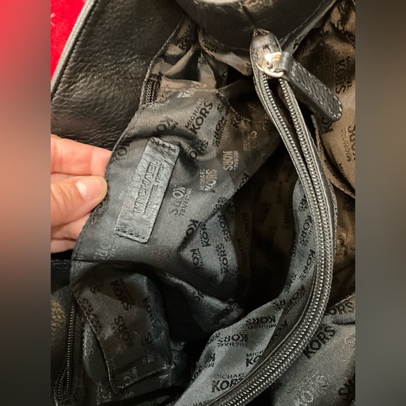 good condition Michael Kors Hamilton Satchel Black Pebbled Leeather - Picture 16 of 16